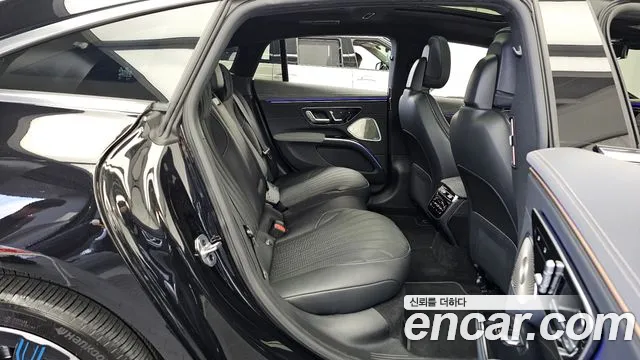 Mercedes-Benz EQS 2023 thumb 12