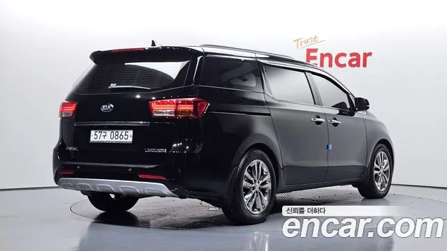 Kia Carnival 2016 thumb 2