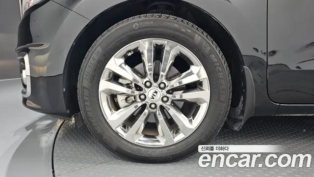 Kia Carnival 2016 thumb 5