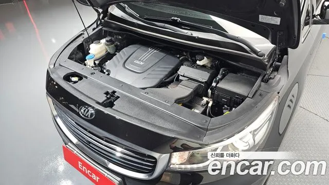 Kia Carnival 2016 thumb 6