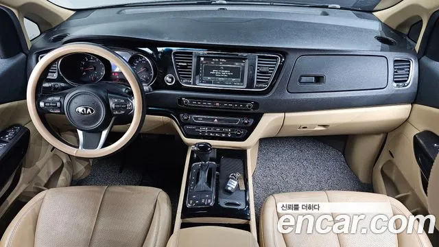 Kia Carnival 2016 thumb 7