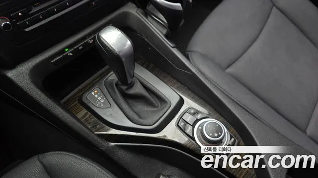 BMW X1 2010 thumb 9
