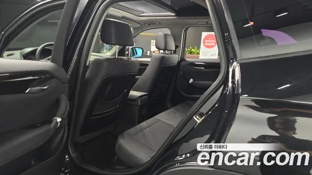 BMW X1 2010 thumb 11
