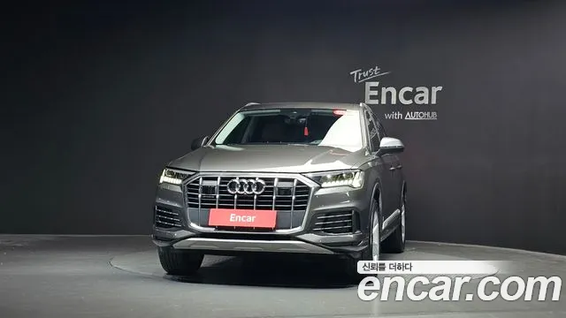 Audi Q7 2022 thumb 2
