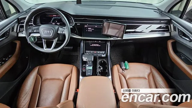 Audi Q7 2022 thumb 6