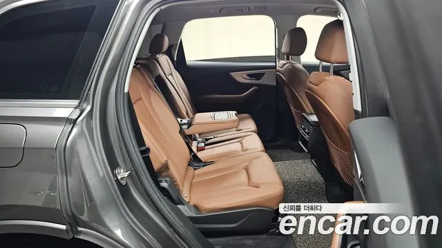Audi Q7 2022 thumb 10