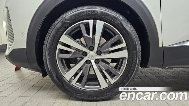 Peugeot 5008 2021 thumb 4