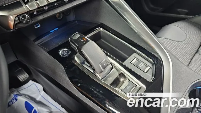 Peugeot 5008 2021 thumb 8