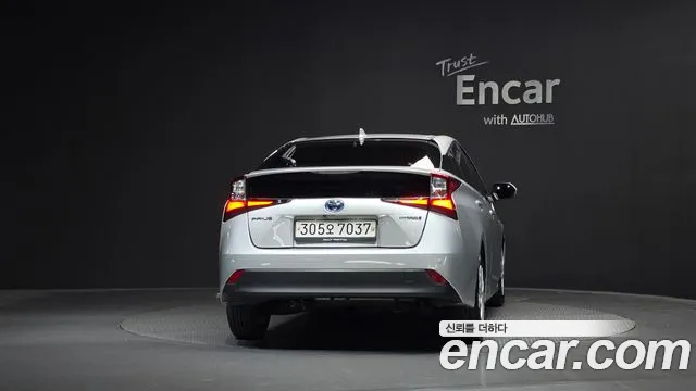 Toyota Prius 2019 thumb 3