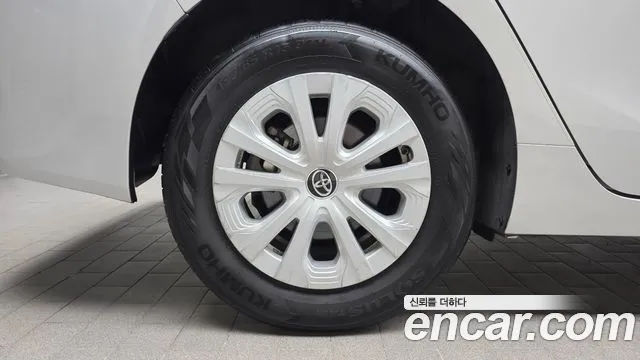 Toyota Prius 2019 thumb 4