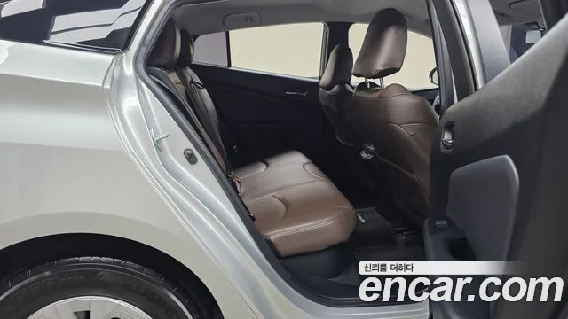 Toyota Prius 2019 thumb 10