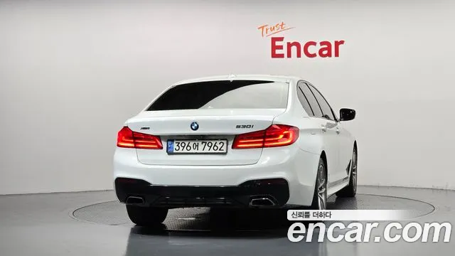 BMW 5-Series 2017 thumb 4