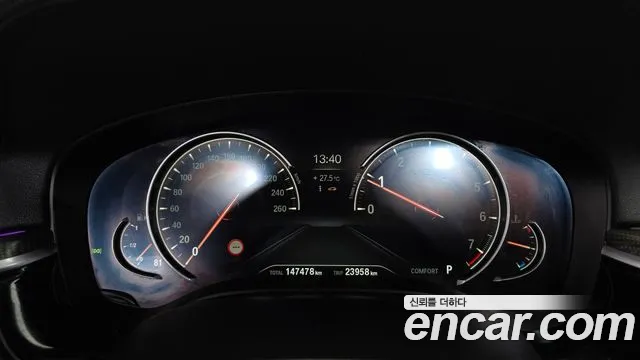 BMW 5-Series 2017 thumb 8