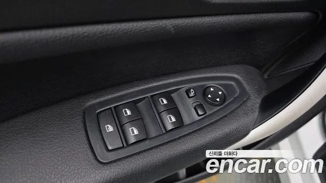 BMW 1-Series 2017 thumb 11