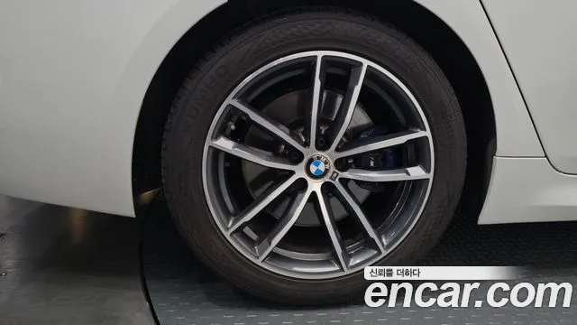 BMW 5-Series 2020 thumb 5