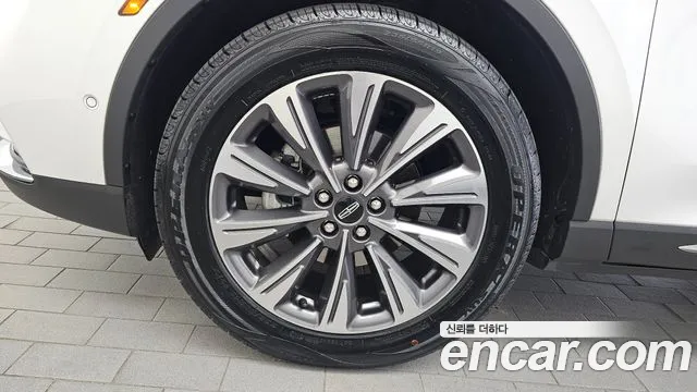 Lincoln Corsair 2021 thumb 5