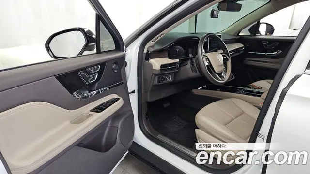 Lincoln Corsair 2021 thumb 10