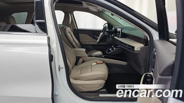 Lincoln Corsair 2021 thumb 11