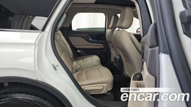 Lincoln Corsair 2021 thumb 12