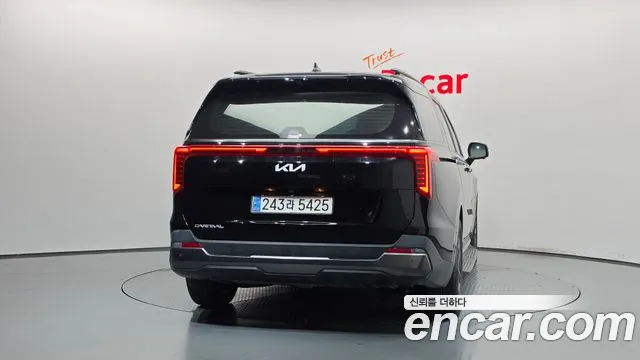 Kia Carnival 2024 thumb 4