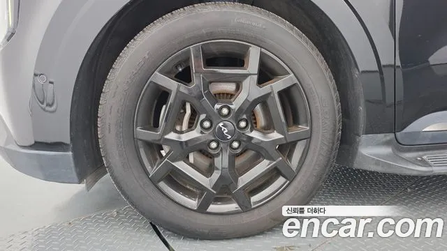 Kia Carnival 2024 thumb 5