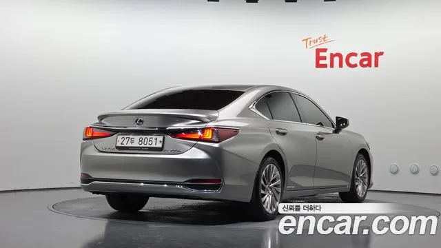 Lexus ES 2019 thumb 2