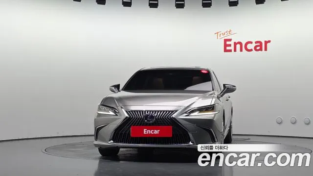 Lexus ES 2019 thumb 3