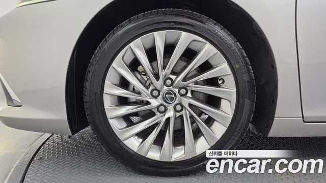 Lexus ES 2019 thumb 5