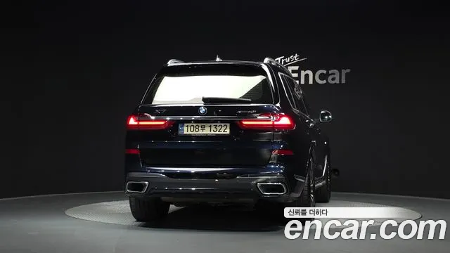 BMW X7 2022 thumb 4