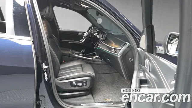 BMW X7 2022 thumb 11