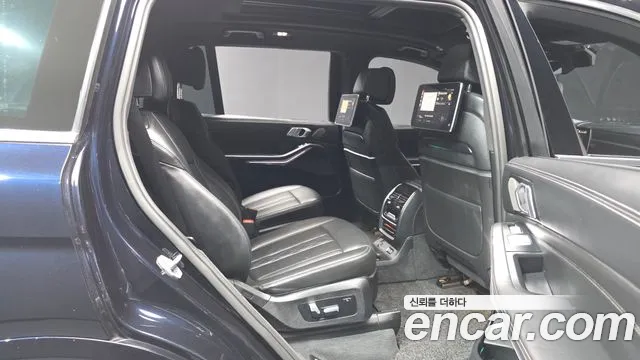 BMW X7 2022 thumb 12