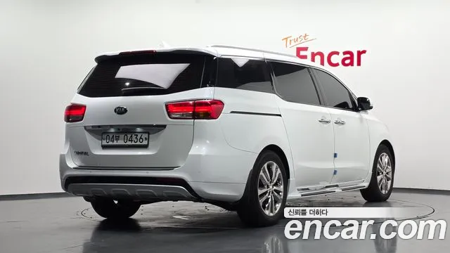 Kia Carnival 2016 thumb 2