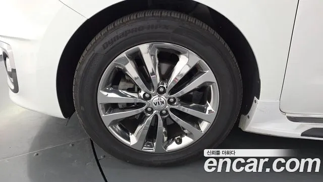 Kia Carnival 2016 thumb 5