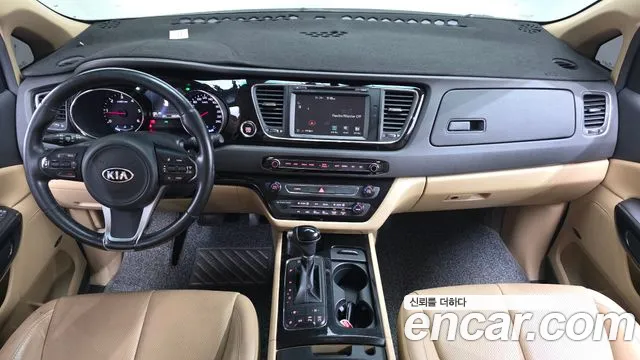 Kia Carnival 2016 thumb 7
