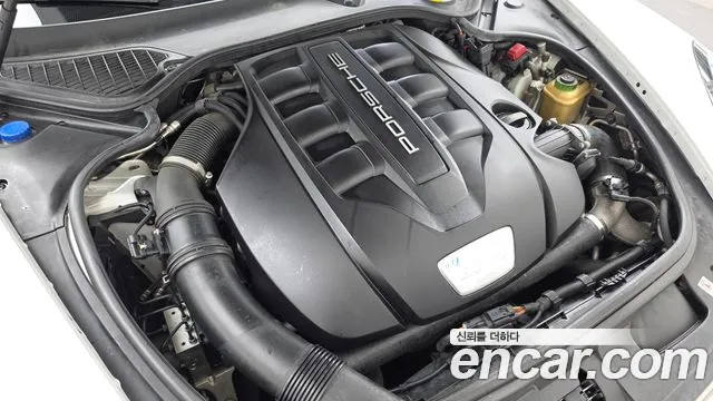 Porsche Panamera 2015 thumb 6