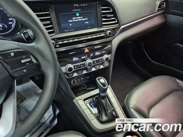 Hyundai Avante 2018 thumb 10