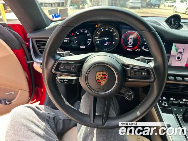 Porsche 911 2021 thumb 7