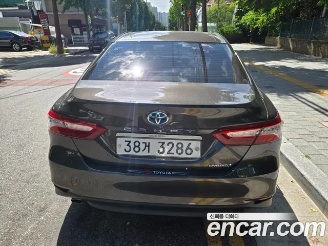 Toyota Camry 2017 thumb 3