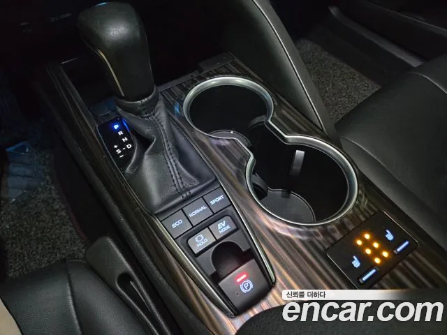 Toyota Camry 2017 thumb 9