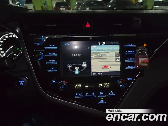 Toyota Camry 2017 thumb 10