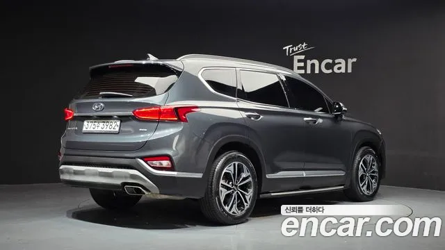 Hyundai Santa Fe 2019 thumb 2