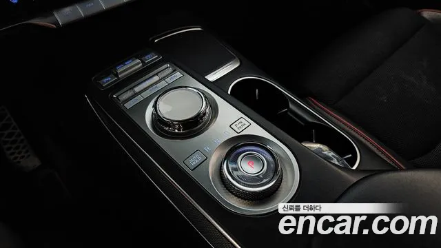 Genesis GV70 2021 thumb 9