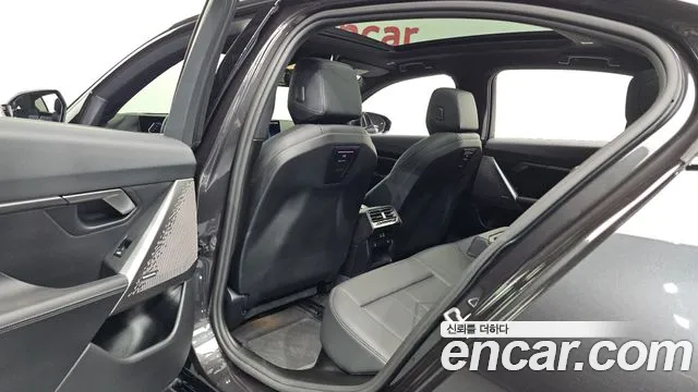 BMW 5-Series 2024 thumb 11
