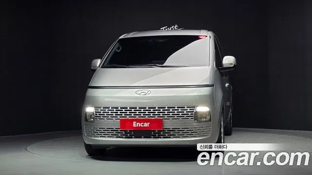 Hyundai Staria 2023 thumb 3