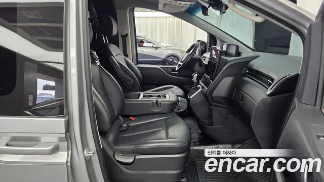 Hyundai Staria 2023 thumb 11