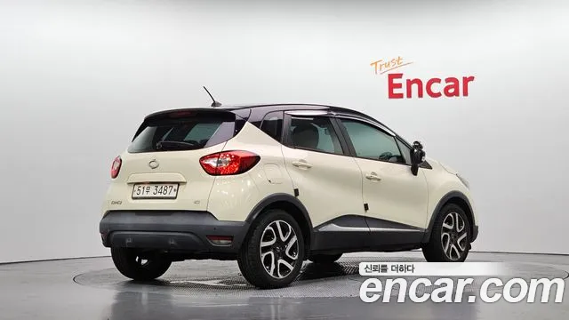 Renault-KoreaSamsung Captur 2014 thumb 2