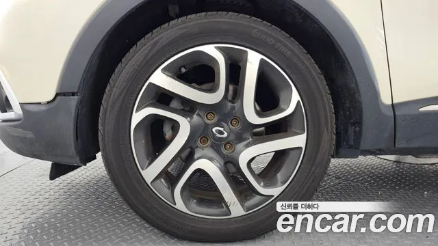 Renault-KoreaSamsung Captur 2014 thumb 5