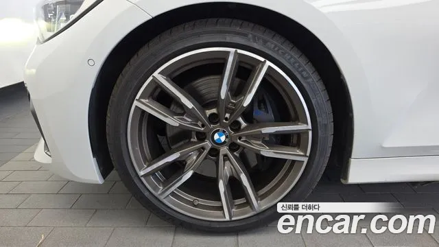 BMW 3-Series 2019 thumb 5