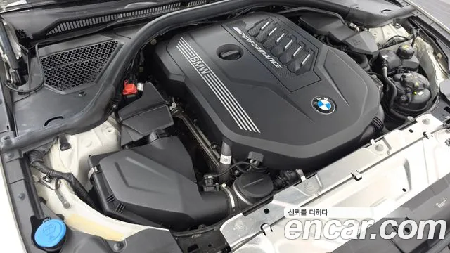 BMW 3-Series 2019 thumb 6