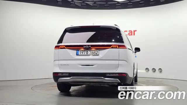 Kia Carnival 2022 thumb 4